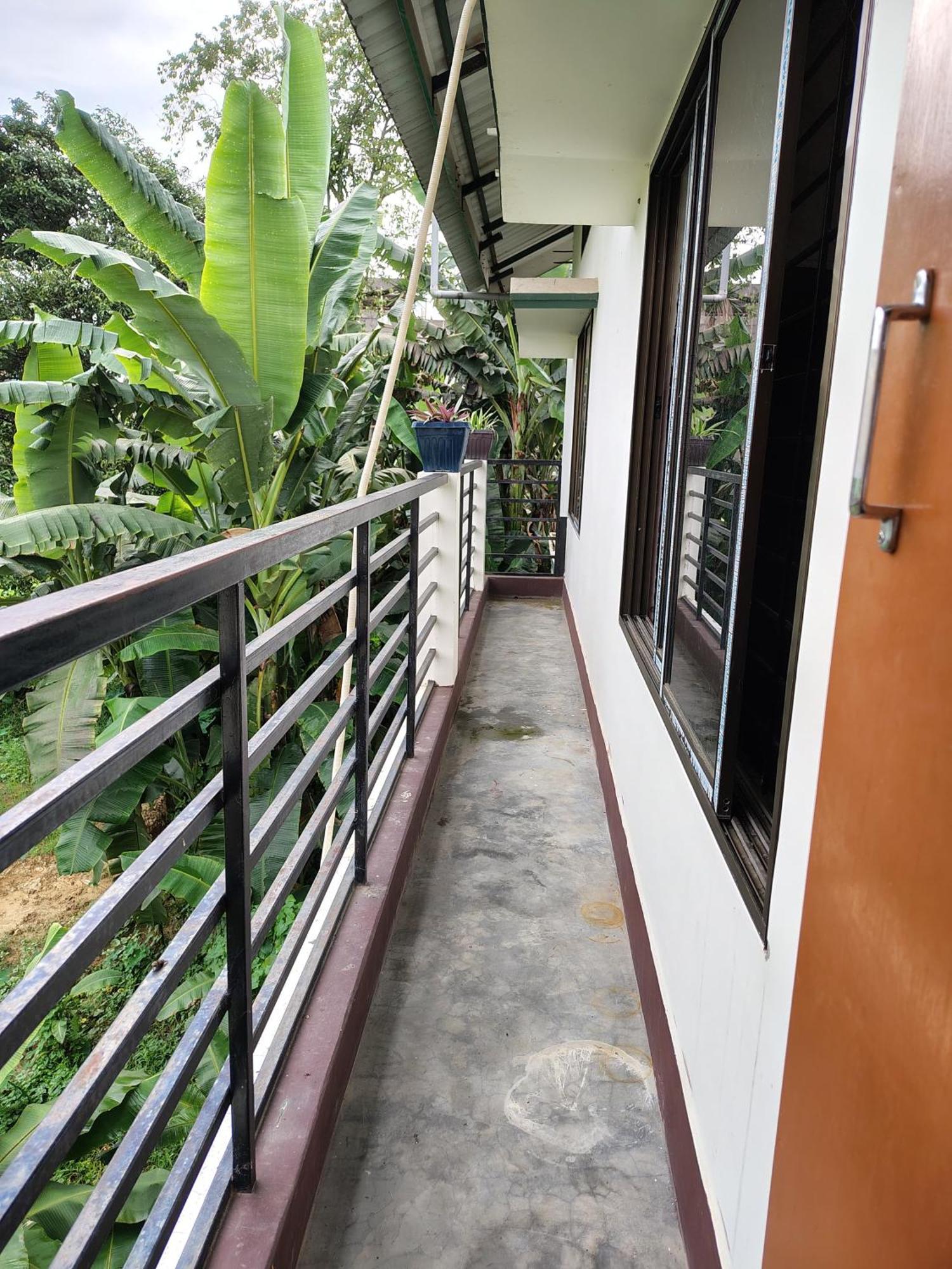 Gayatri Homestay ディブルガル エクステリア 写真